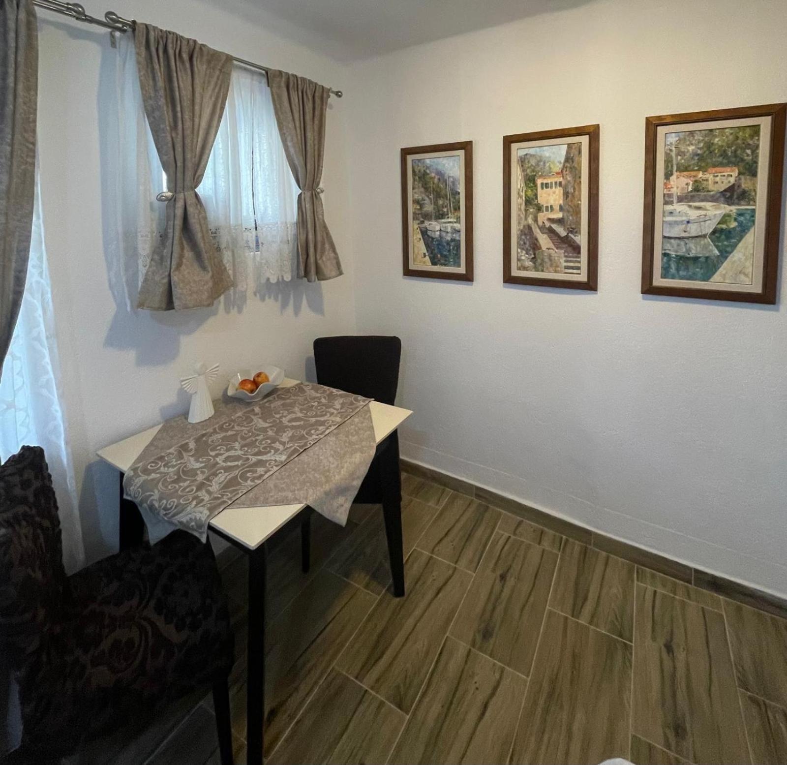 Apartment Old Town Cozy Escape